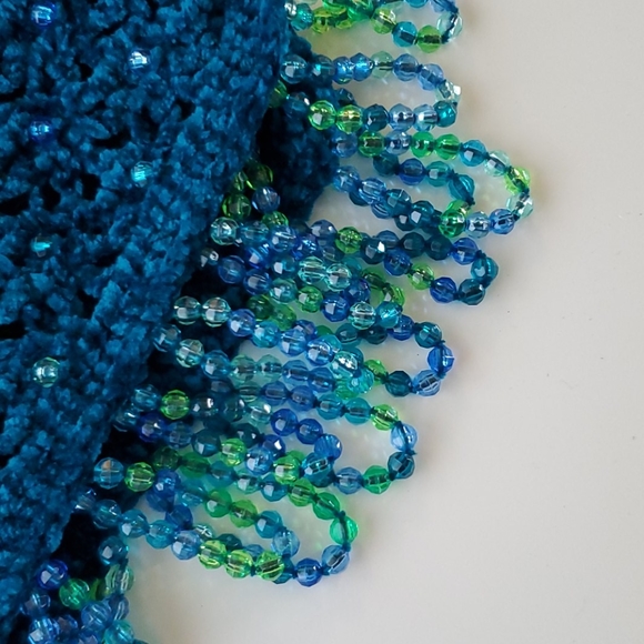 Handmade scarf with beads - Picture 3 of 4